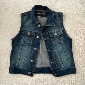 Jean Vest